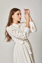 داليدرس فستان قميص ميدي بحزام خصر وياقة طويلة وأزرار أمامية بكم طويل