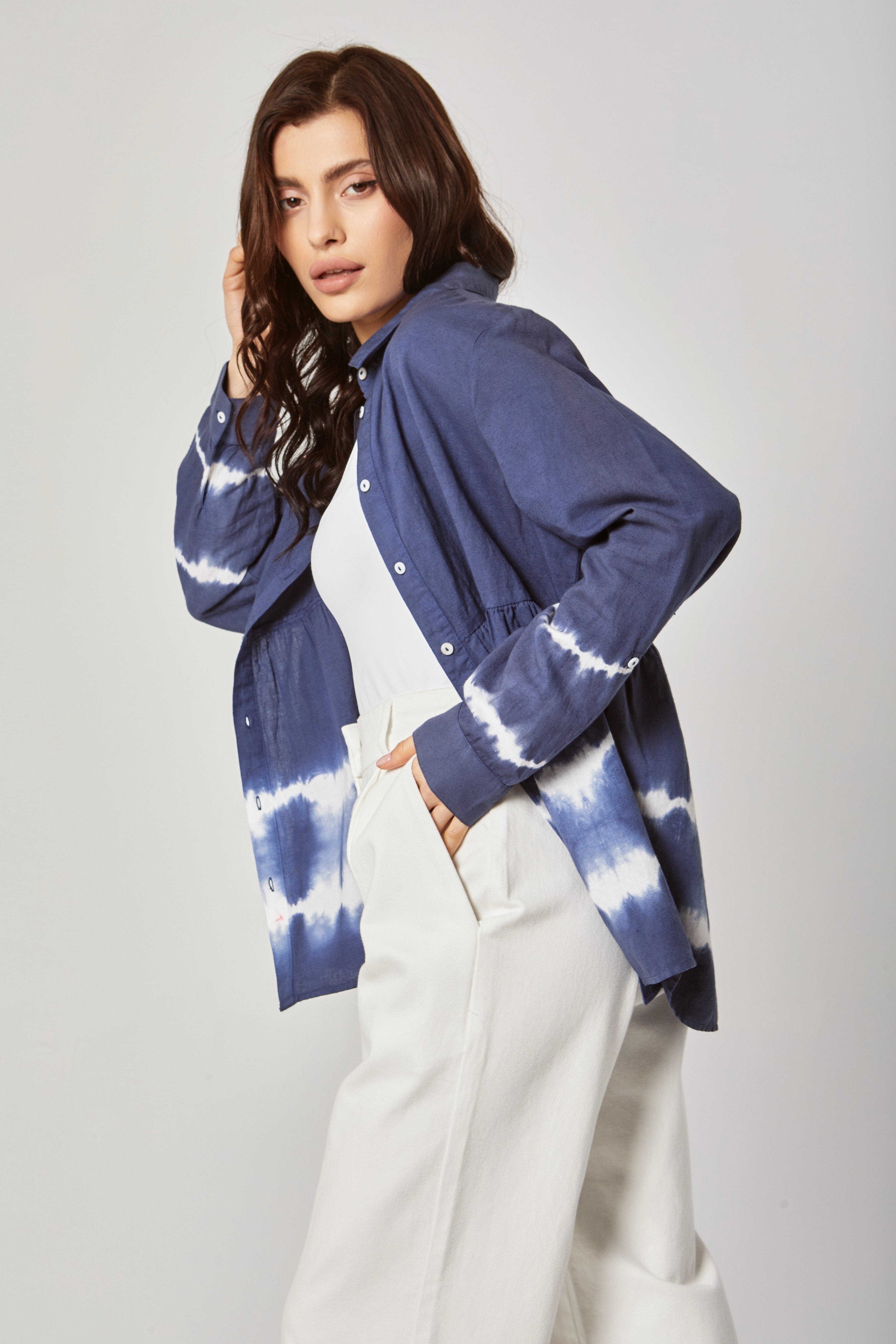 داليدرس بلوزة نسائية مشبحة بأزرار أمامية أزرق