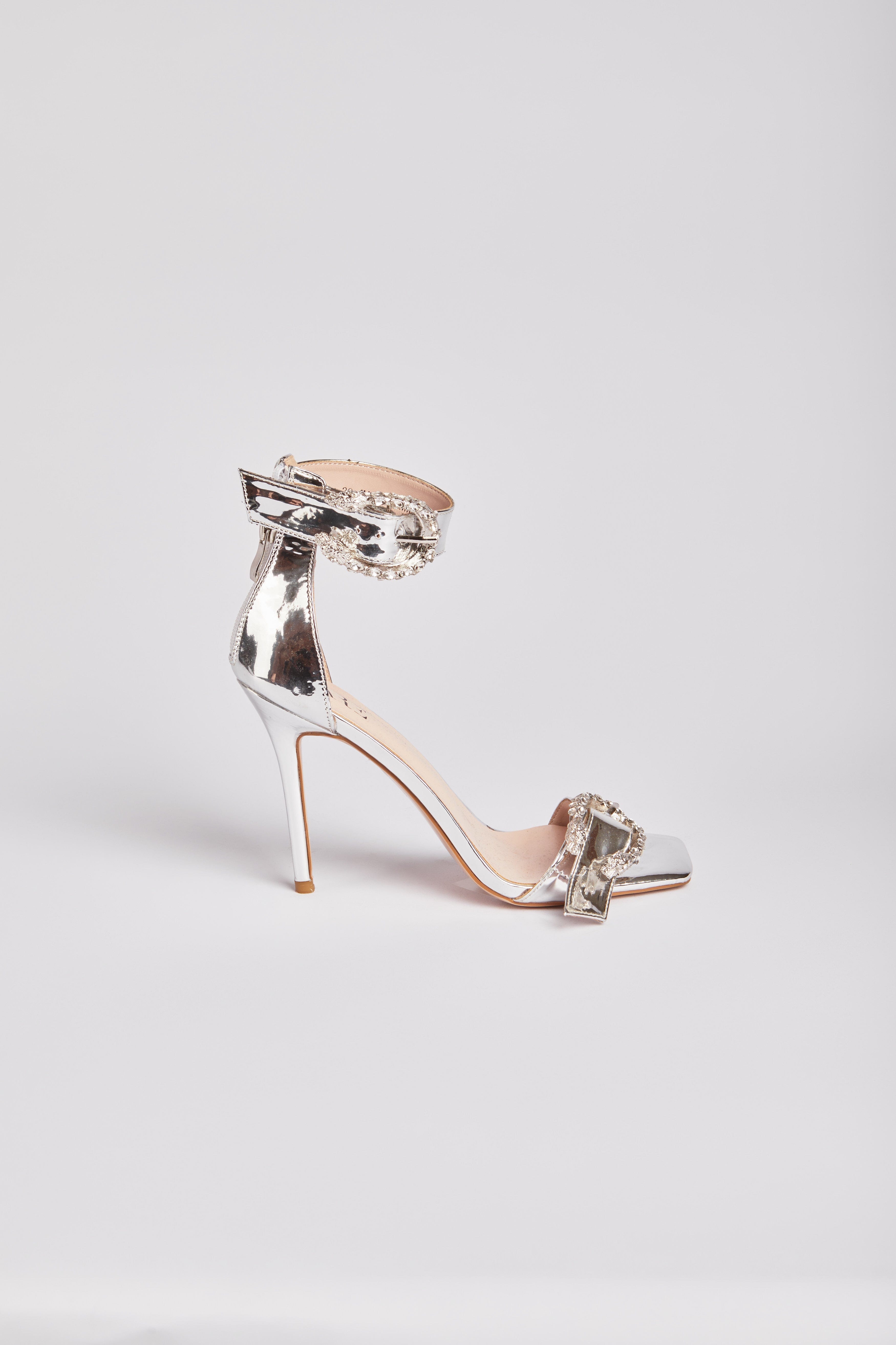 داليدرس صندل لامع كعب مرتفع لامع نسائي فضي