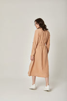 داليدرس فستان ميدي سادة بأزرار أمامية 3/4 كم نسائي لوز