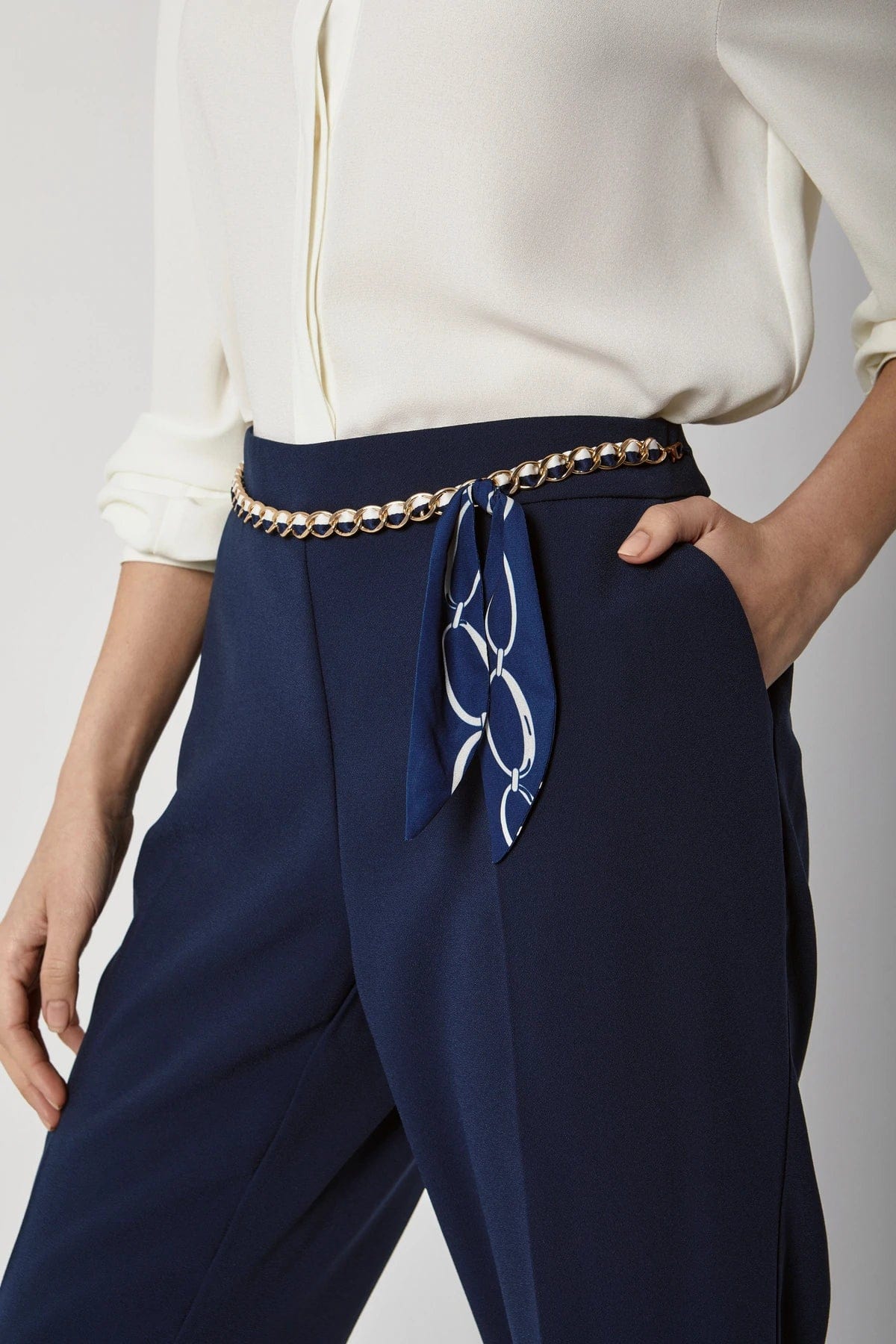 داليدرس بنطلون سادة برباط على الخصر بجيوب جانبية أزرق