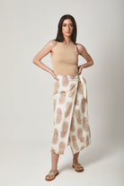 داليدرس تنورة ميدي لف مفتوحة من الامام منقوشة طبعة بيزلي