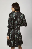 داليدرس فستان ميدي مخطط بالطول بربطة عنق بدون أكمام نسائي أسود