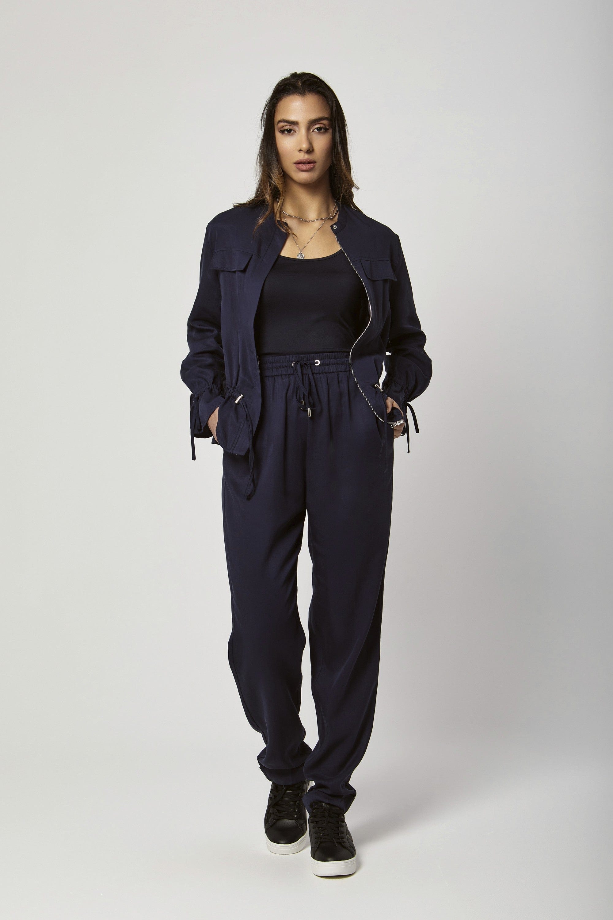 داليدرس جاكيت سادة بجيوب أمامية بخصر مرتفع كم طويل أزرق فاتح