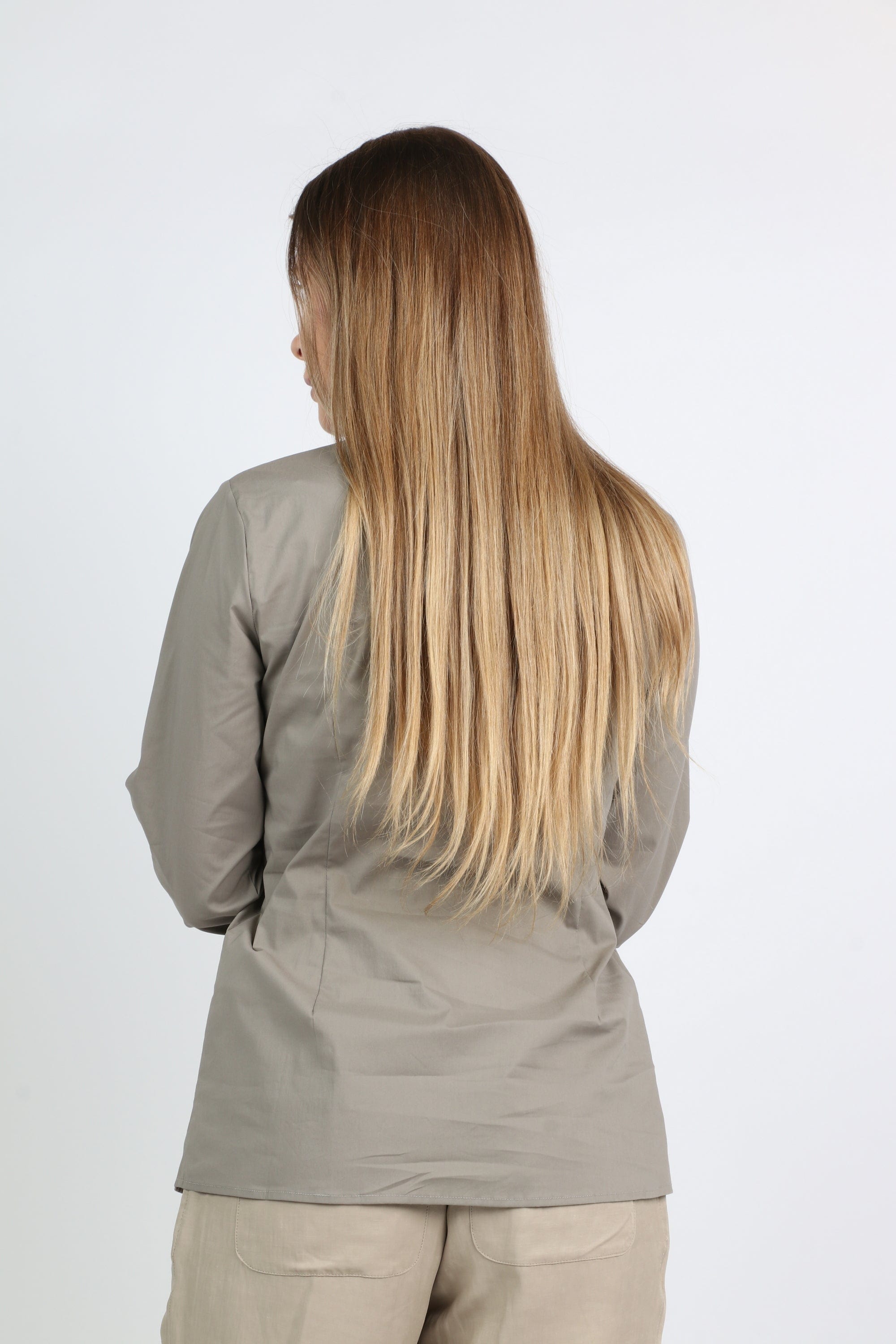 داليدرس بلوزة بجيوب أمامية سادة بأزرار أمامية كم طويل نسائي