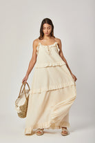 داليدرس فستان طويل حمالات سادة مزين بكشكش رمادي