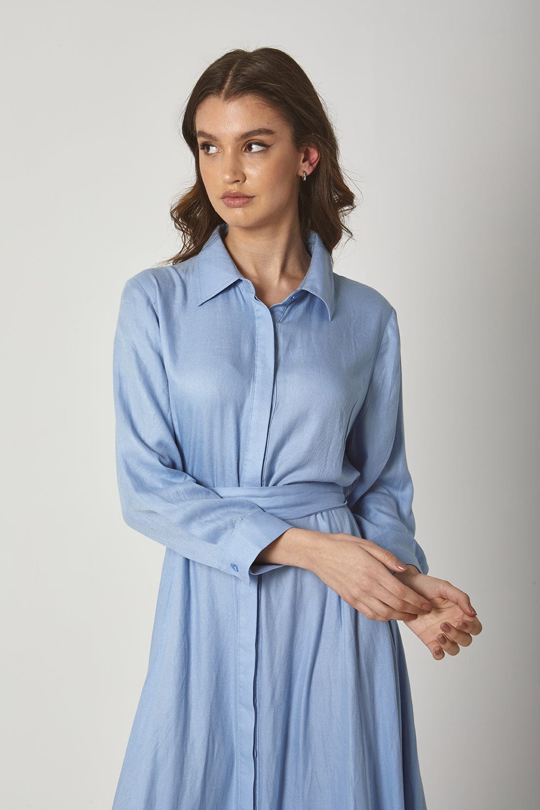 داليدرس فستان ميدي سادة برباط على الخصر عريضة كم طويل نسائي أزرق فاتح