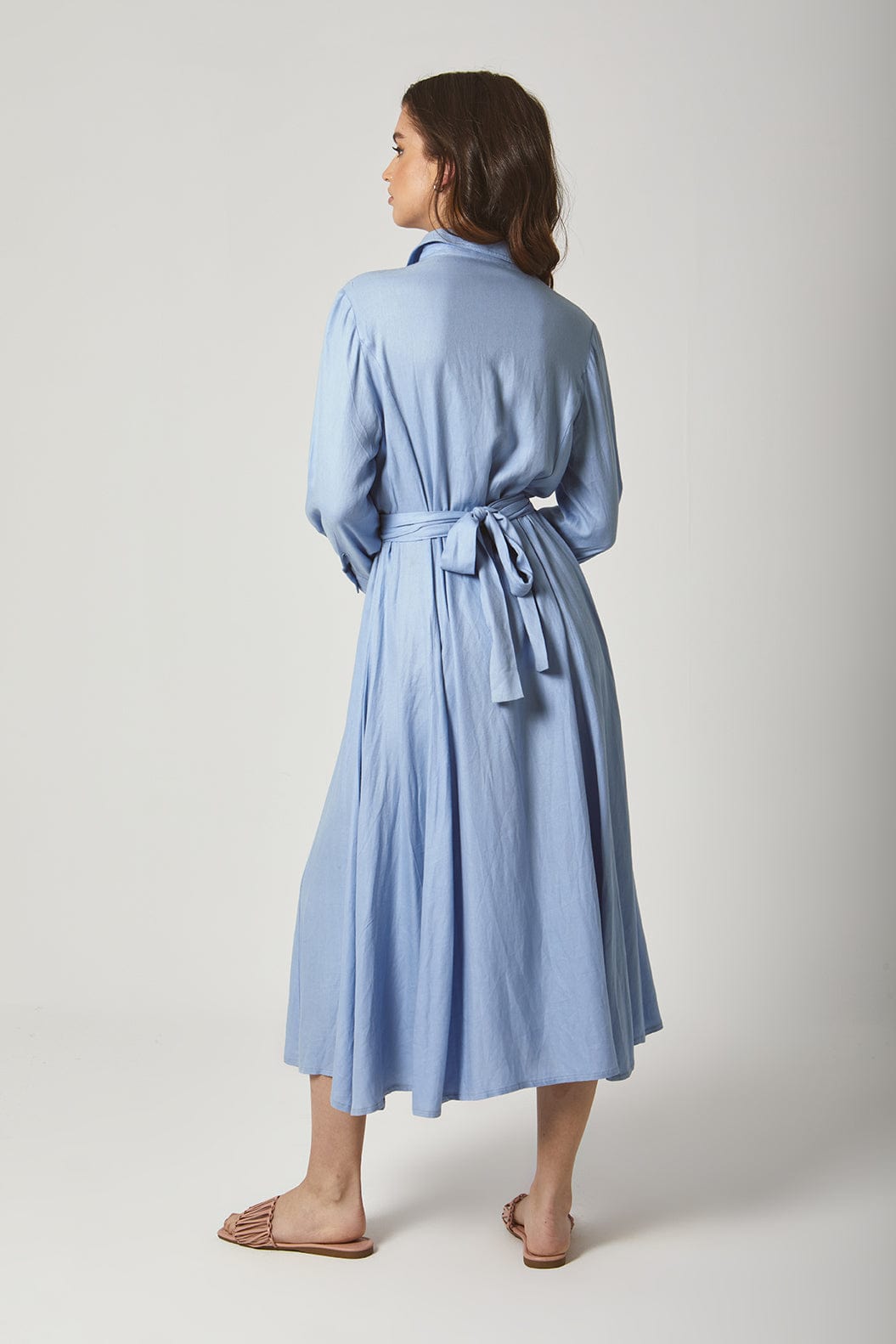 داليدرس فستان ميدي سادة برباط على الخصر عريضة كم طويل نسائي أزرق فاتح