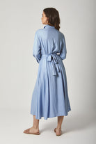 داليدرس فستان ميدي سادة برباط على الخصر عريضة كم طويل نسائي أزرق فاتح