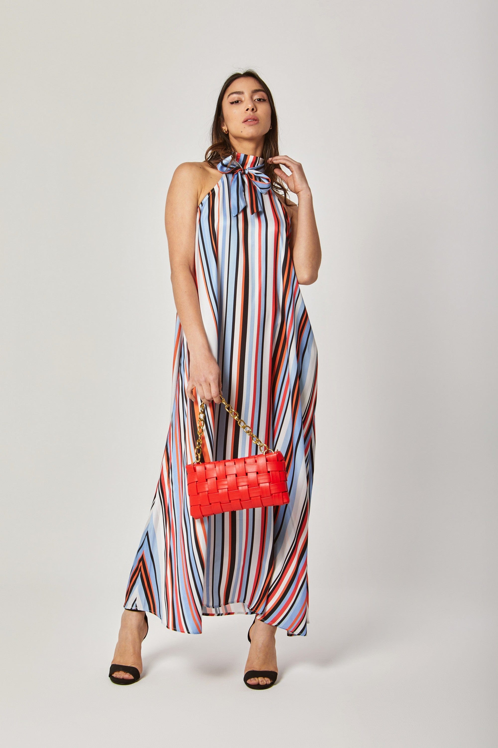 داليدرس فستان قصير سادة بخصر مطاطي كم طويل واسع بأساور نسائي متعدد الألوان