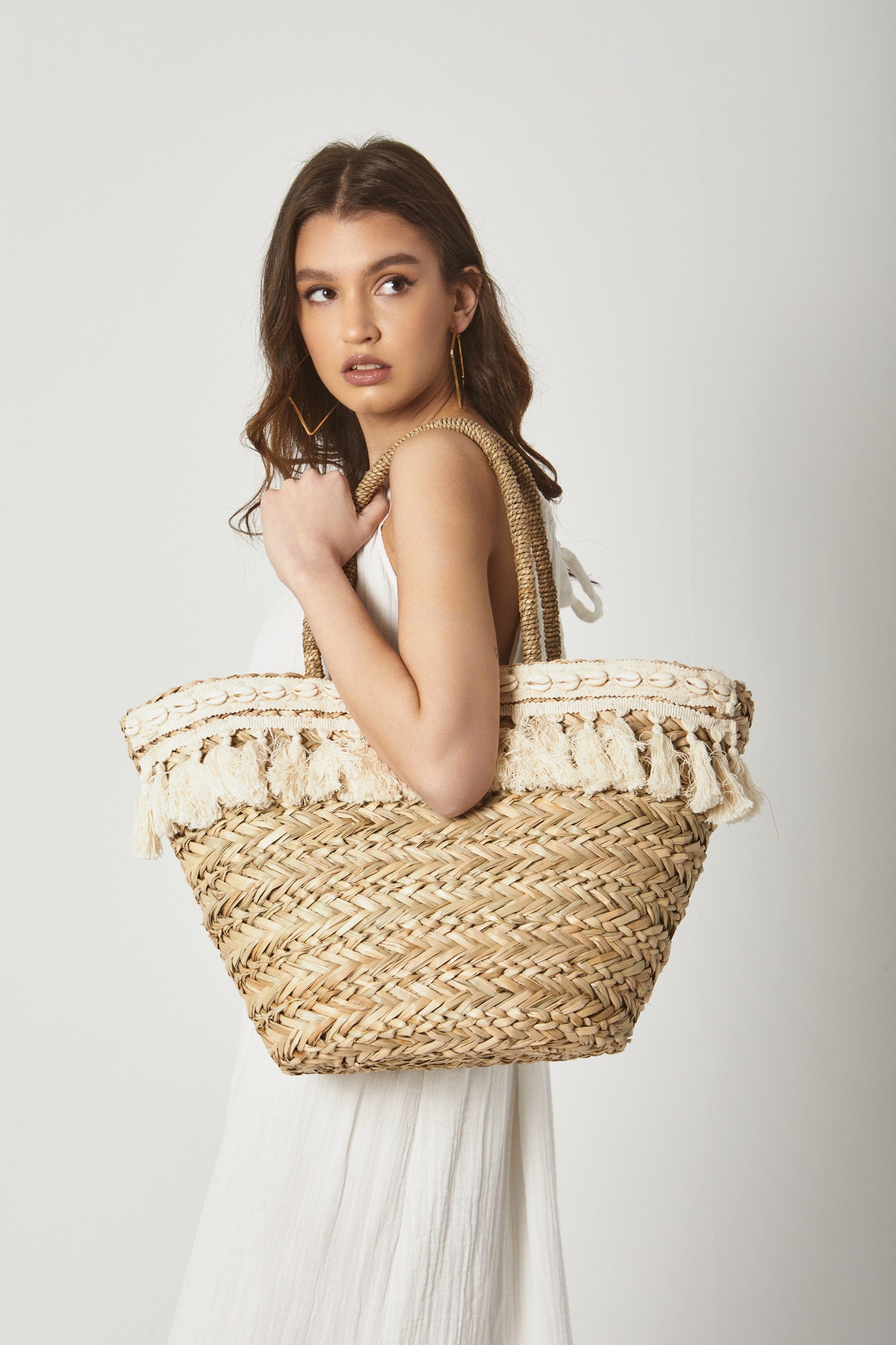 داليدرس فستان سادة طويل حمالات بياقة دائرية أوف وايت