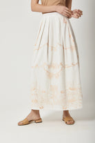 داليدرس تنورة طويلة بكسرات على الخصر مشجرة ناعمة أوف وايت