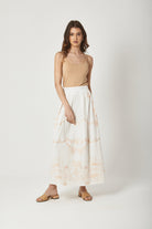 داليدرس تنورة طويلة بكسرات على الخصر مشجرة ناعمة أوف وايت