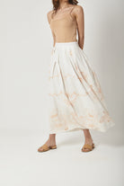 داليدرس تنورة طويلة بكسرات على الخصر مشجرة ناعمة أوف وايت