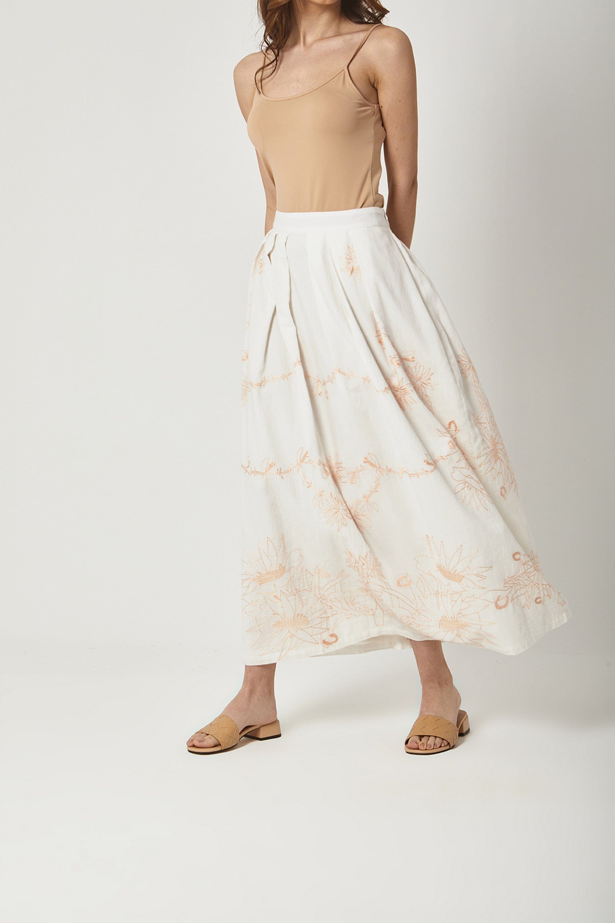 داليدرس تنورة طويلة بكسرات على الخصر مشجرة ناعمة أوف وايت