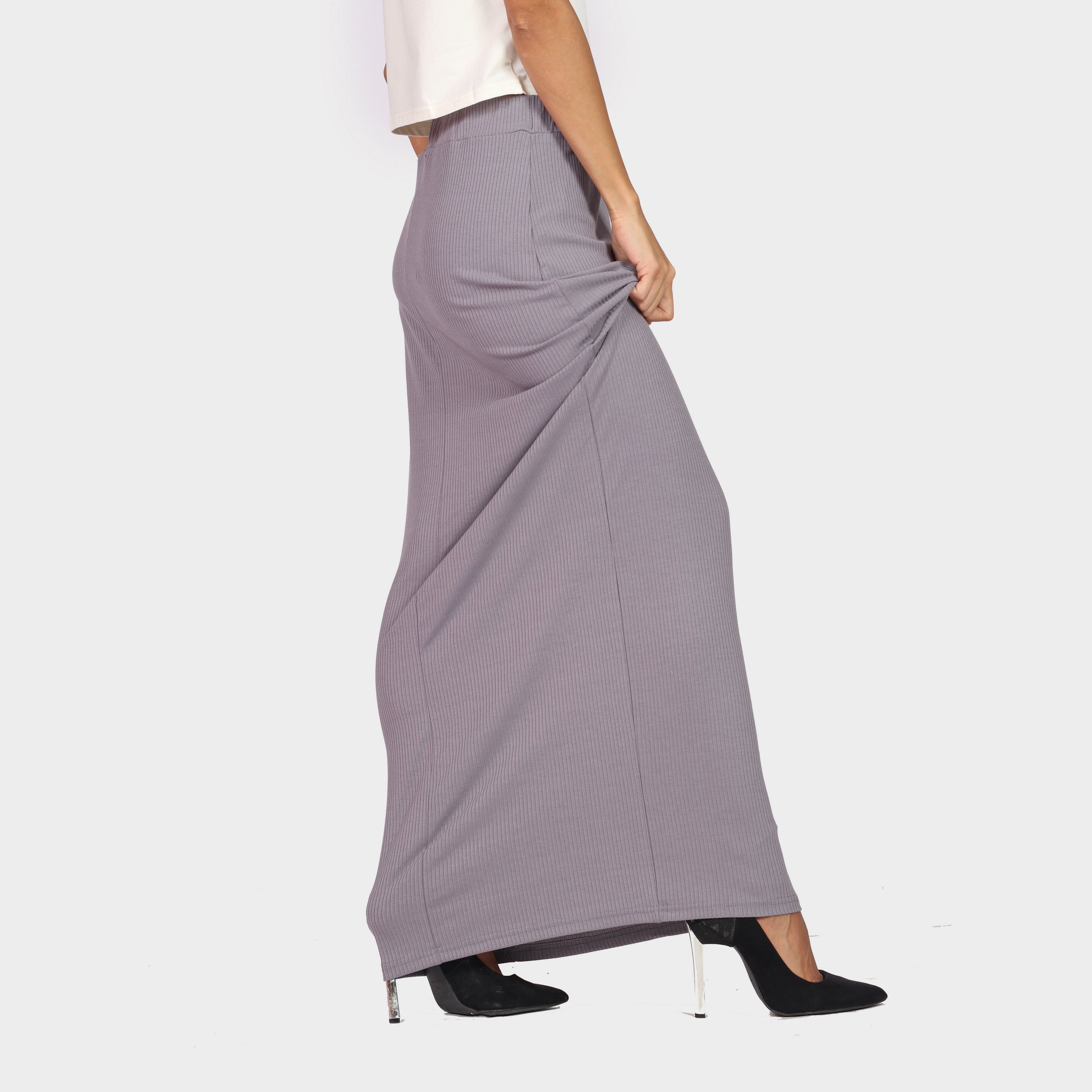 كيتشن تنورة طويلة ضيقة بأستك علي الخصر