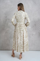 داليدرس فستان طويل منقوش نمط زيبرا بأكمام طويلة أزرق فاتح