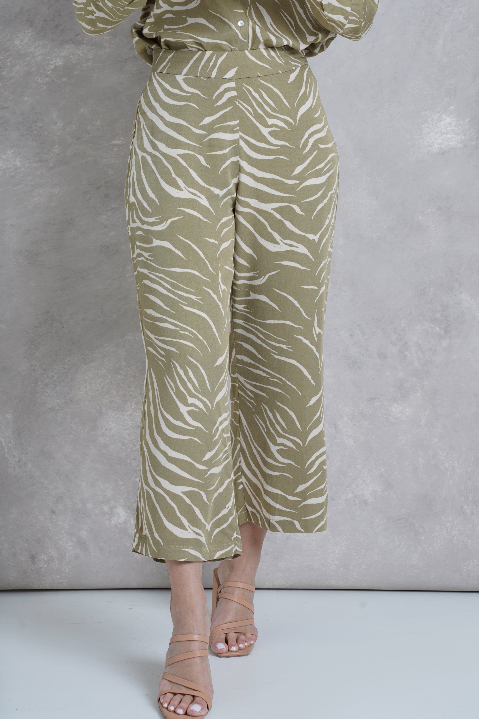 داليدرس بنطلون منقوش وايد ليج وسط مرتفع طويل نسائي