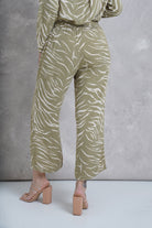 داليدرس بنطلون منقوش وايد ليج وسط مرتفع طويل نسائي