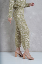 داليدرس بنطلون منقوش وايد ليج وسط مرتفع طويل نسائي