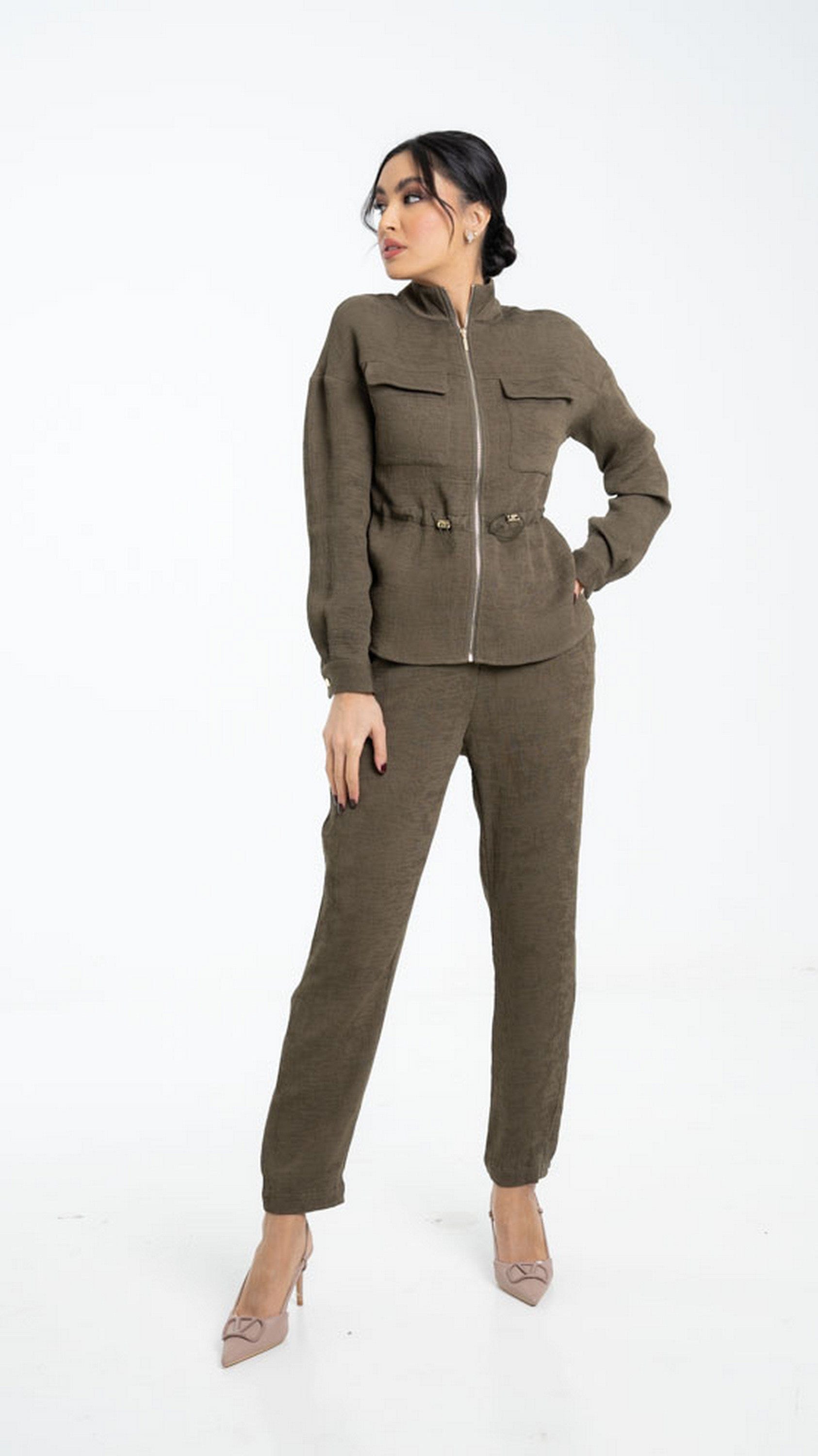 داليدرس جاكيت سادة بخيط على الخصر كم طويل نسائي