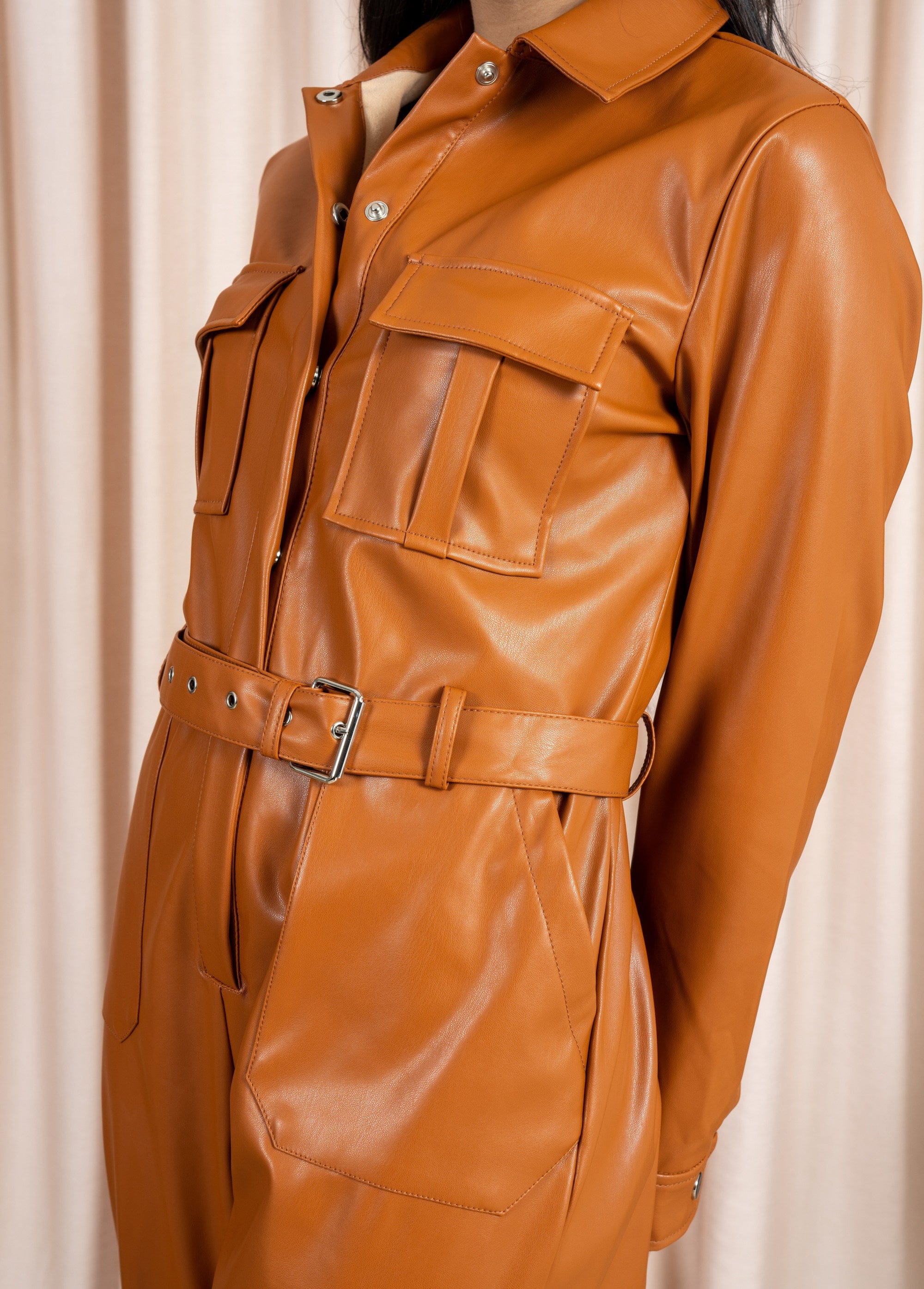 داليدرس جمبسوت جلد نسائي بحزام علي الخصر بني