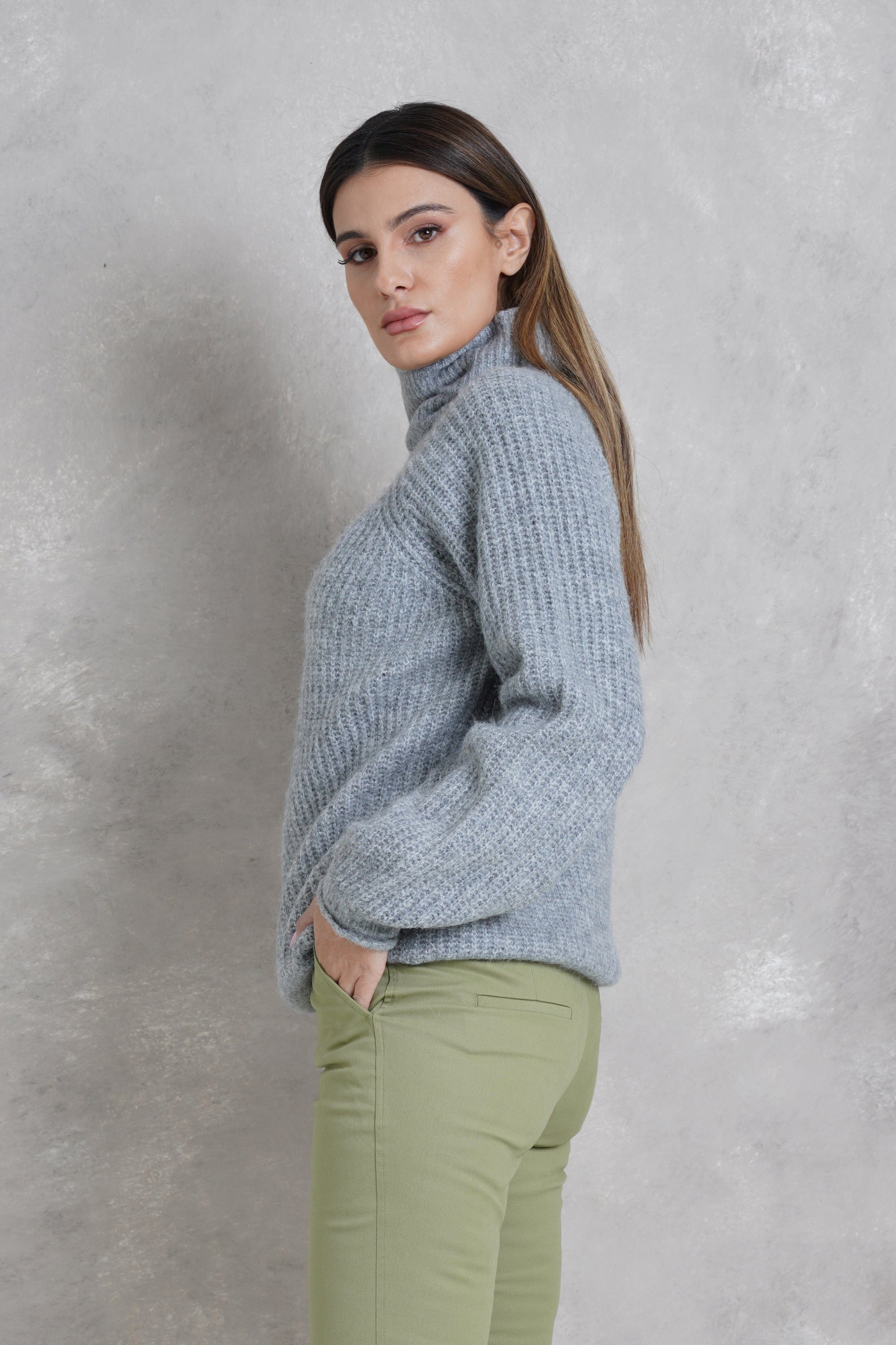 داليدرس بلوفر برقبة عالية نسائي الباستيل الأخضر