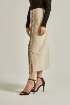 داليدرس جيبة نسائية سادة مزينة بخيوط جانبية بيج