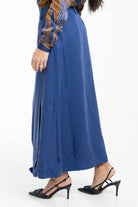 داليدرس تنورة سادة مطرز من أسفل بالخيوط