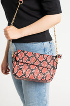 داليدرس حقيبة كروس نسائي على شكل جلد ثعبان