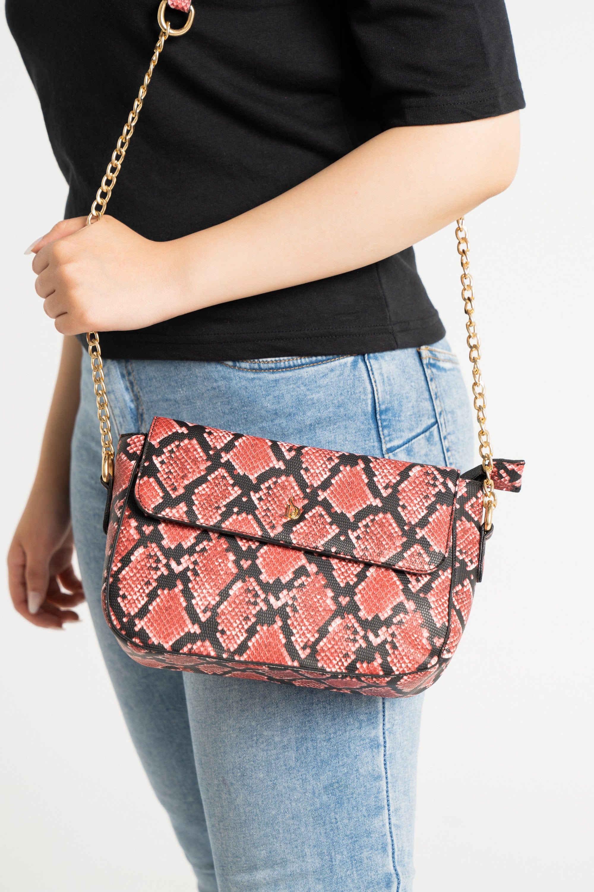 داليدرس حقيبة كروس نسائي على شكل جلد ثعبان