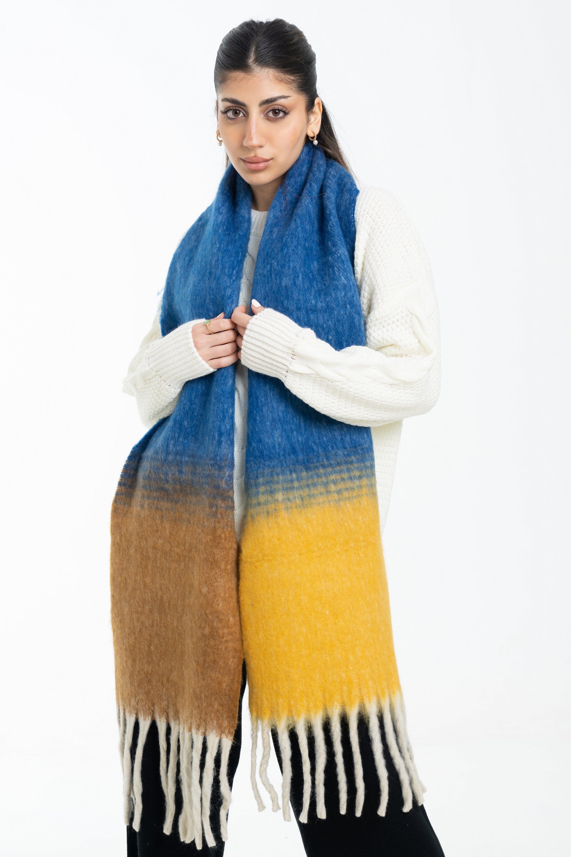 داليدرس شال سادة واسع مزين بالخيوط متعدد الألوان