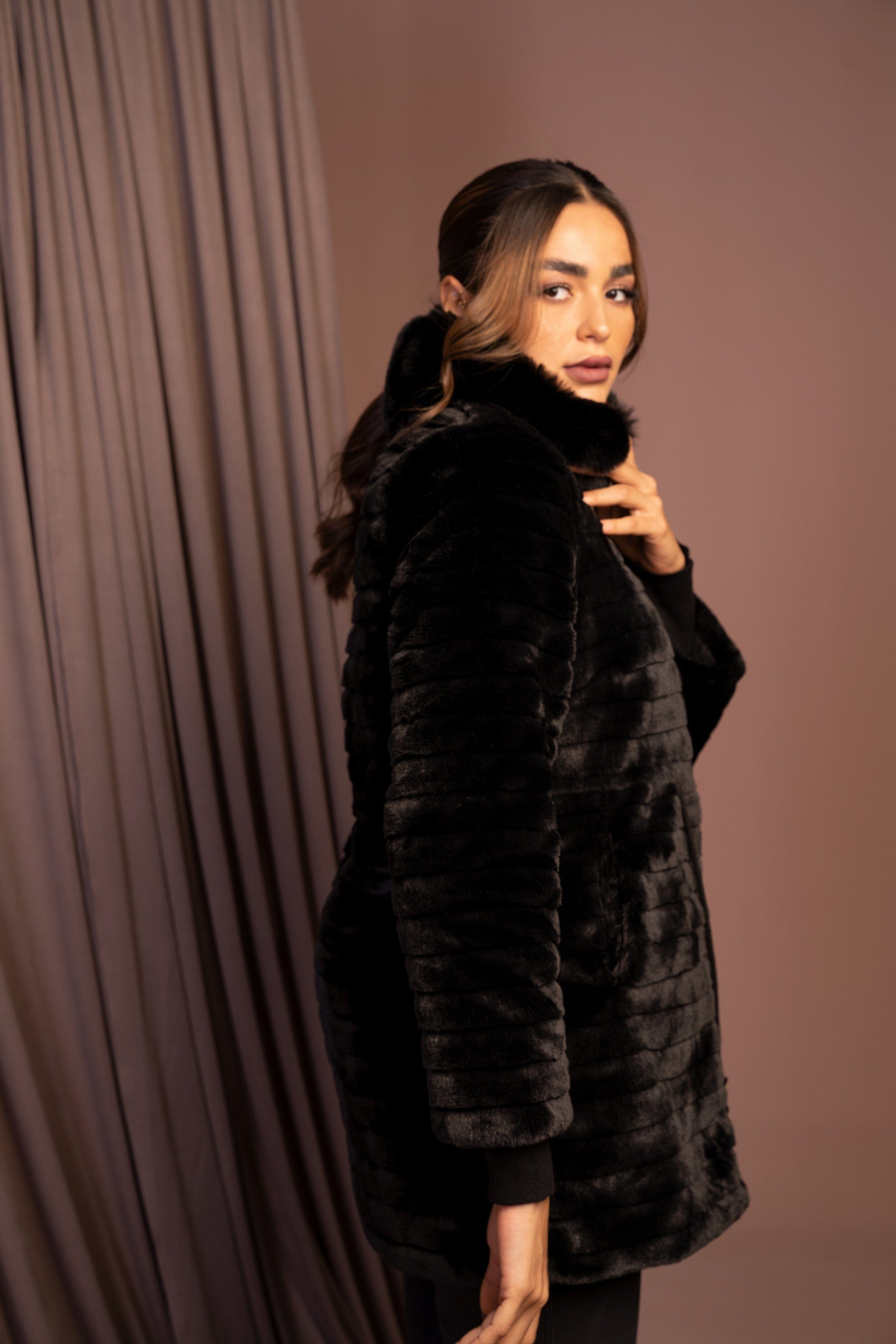 داليدرس جاكيت مفتوح نسائي فرو أسود