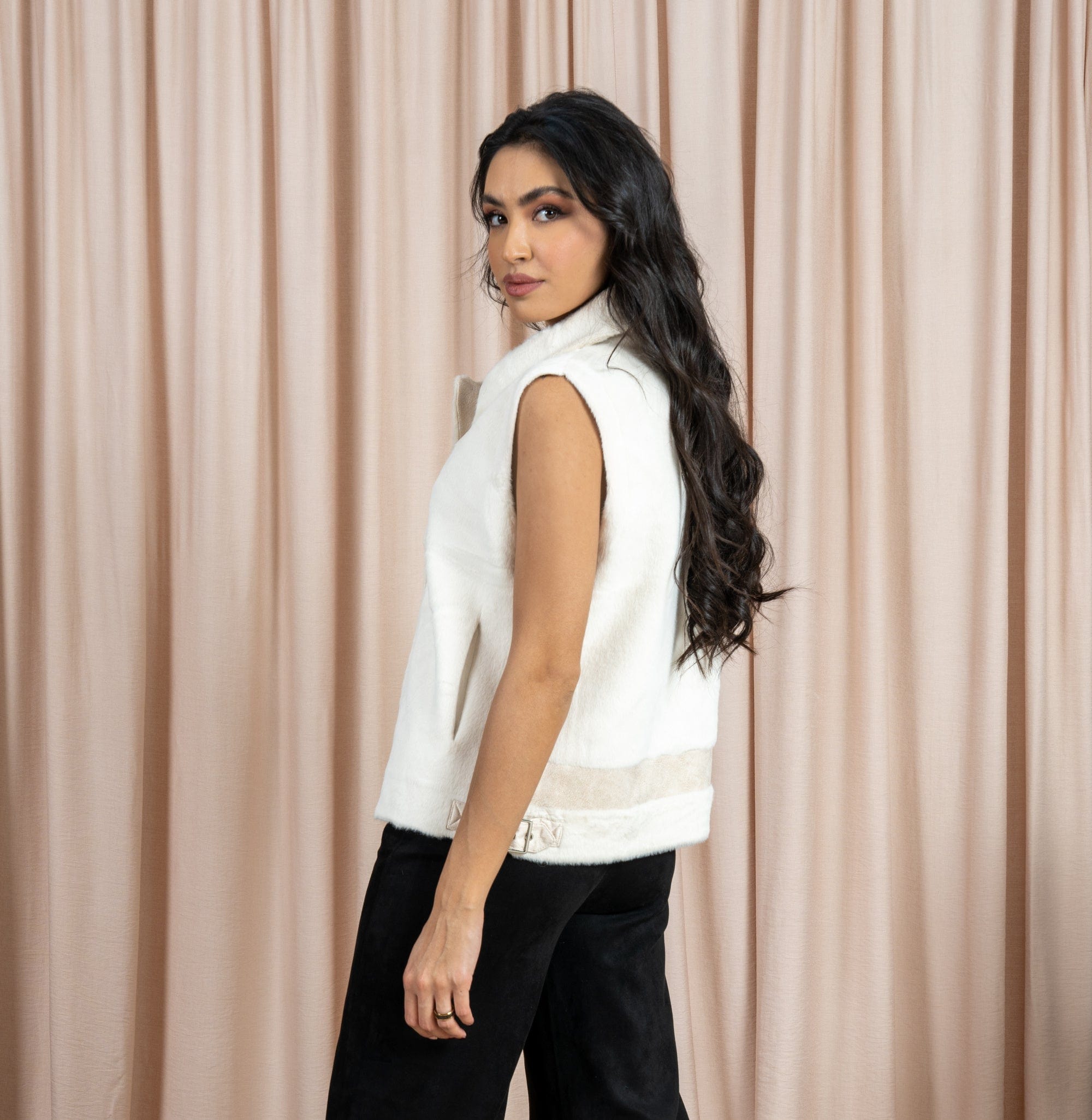 داليدرس فيست فرو كت نسائي بياقة عريضة بيج