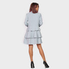 كيتشن فستان قصير طبقات صيفي مزين بأزار من الأمام