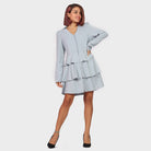 كيتشن فستان قصير طبقات صيفي مزين بأزار من الأمام