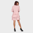 كيتشن فستان قصير طبقات صيفي مزين بأزار من الأمام