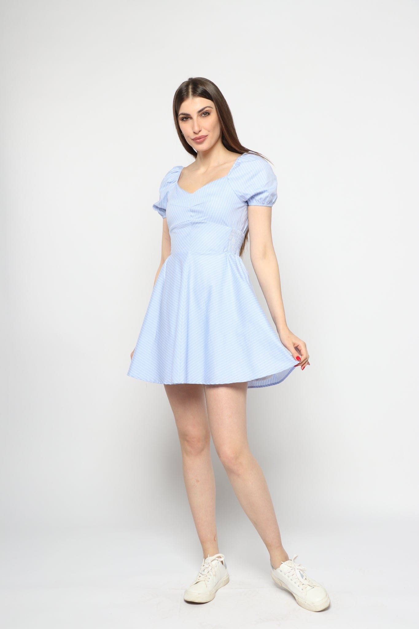 كيتشن فستان قصير سادة مزموم من الخصر