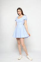 كيتشن فستان قصير سادة مزموم من الخصر