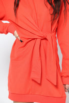 كيتشن فستان قصير ضيق بكشكشة علي الخصر وربطة