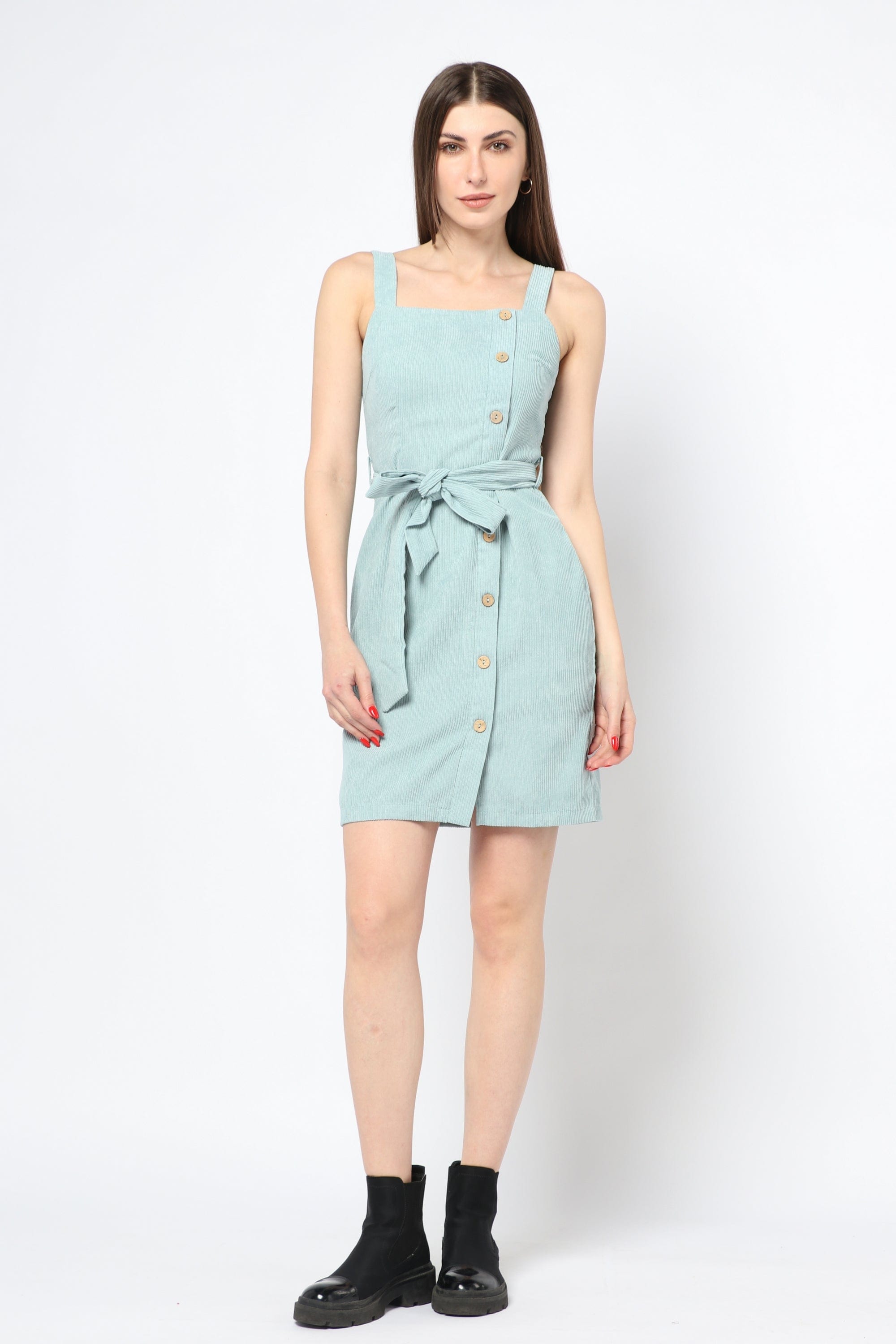 كيتشن فستان شتوي قصير بدون أكمام بحزام علي الخصر مغلق بأزرار أماميه