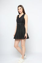 كيتشن فستان نسائي قصير بدون أكمام بحزام علي الخصر