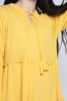 كيتشن فستان قصير مزين بكرانيش من الأسفل