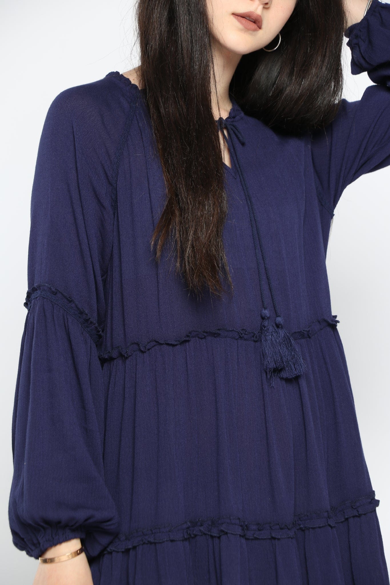 كيتشن فستان قصير مزين بكرانيش من الأسفل