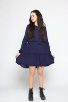 كيتشن فستان قصير مزين بكرانيش من الأسفل