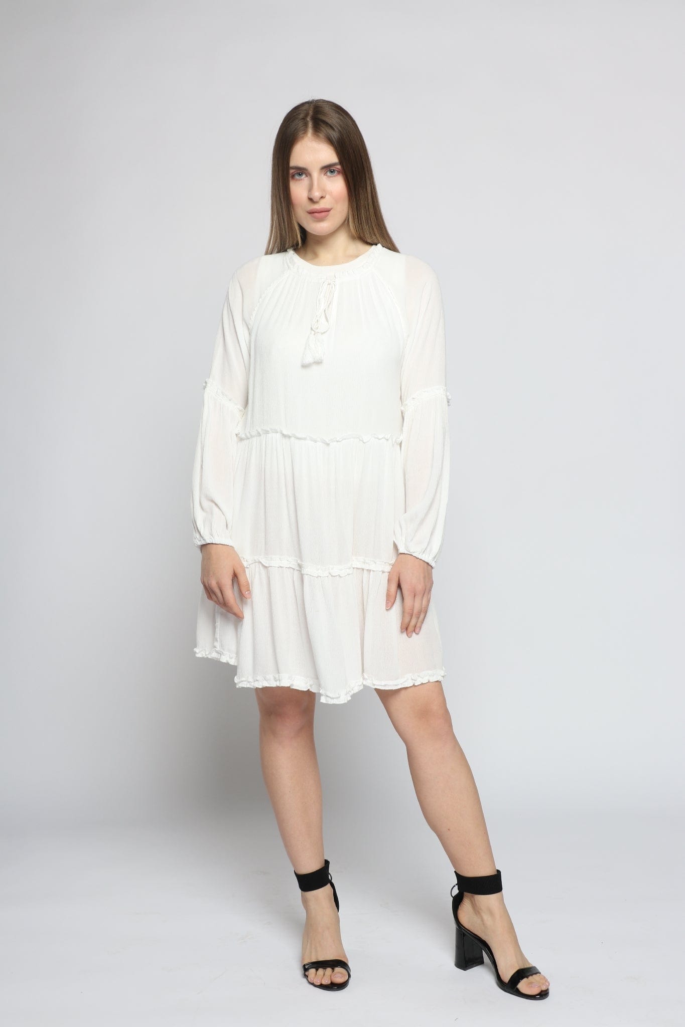 كيتشن فستان قصير مزين بكرانيش من الأسفل