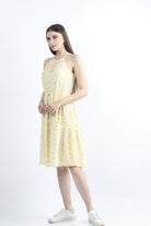 كيتشن فستان ميدي منقوش مخصر منقوش بدون أكمام