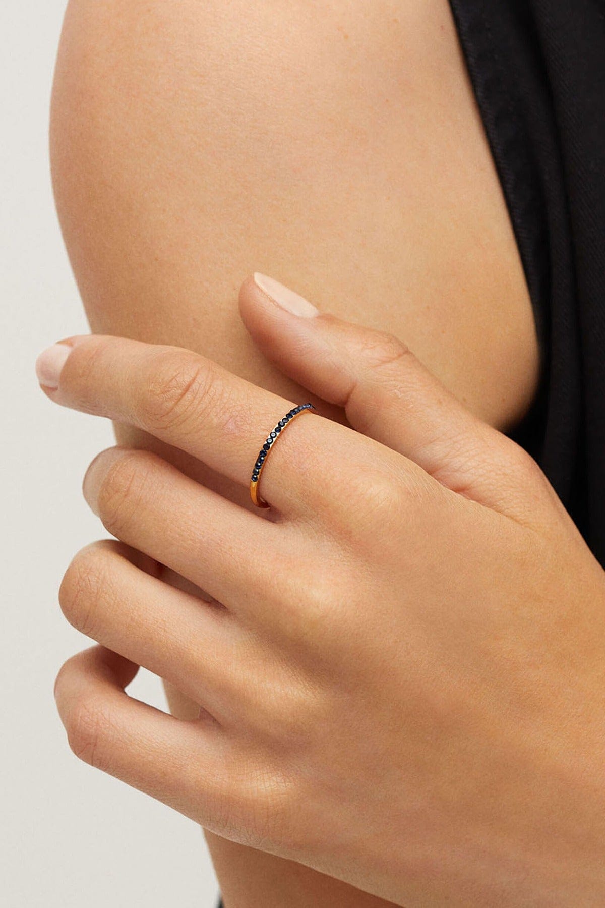 بارفوا حلق ذهبي مزين بكريستال بلون مختلف نسائي أزرق