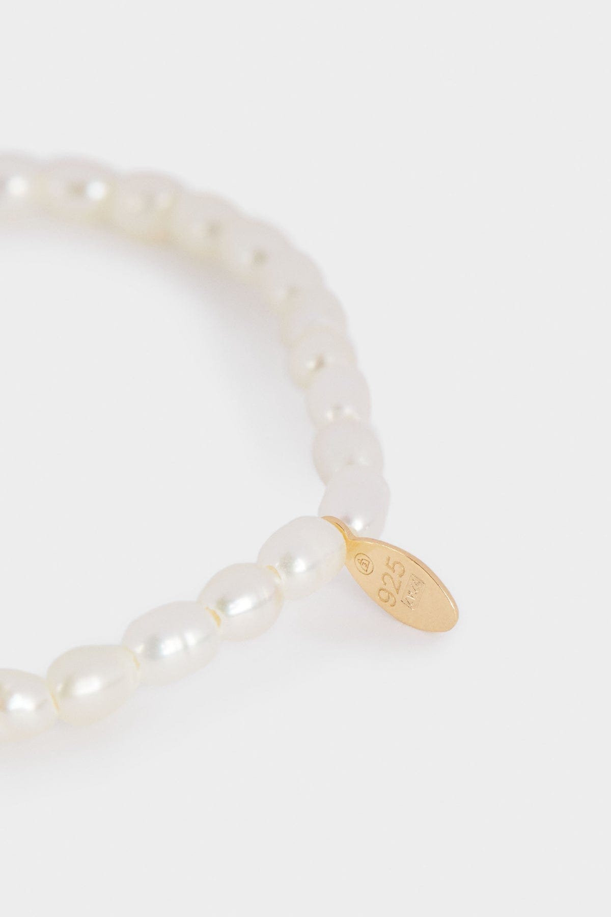 بارفوا أسوارة لؤلؤ بيضاء مزينة باللون الذهبي النسائي ذهب