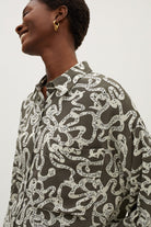 بارفوا قميص نسائي طويل مطبوع الكاكي